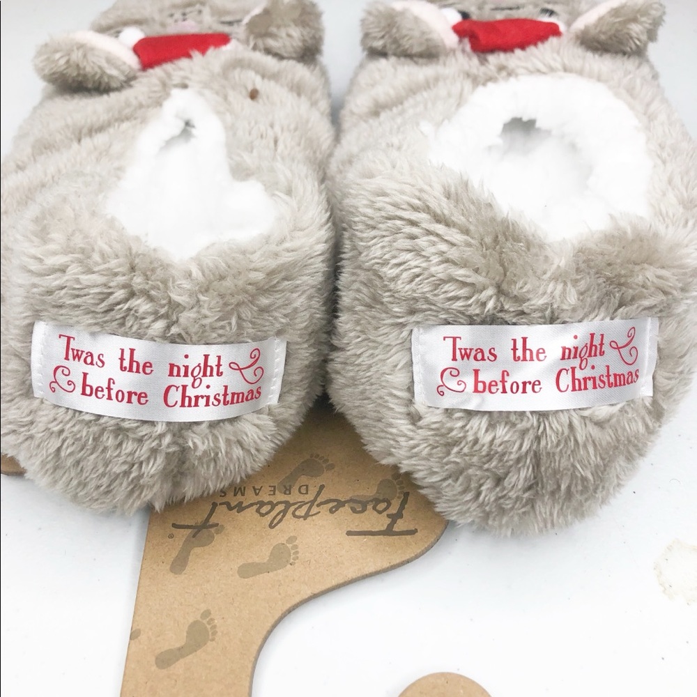 Christmas mouse footsies